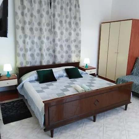 With A Parking Space - 6985 Appartement