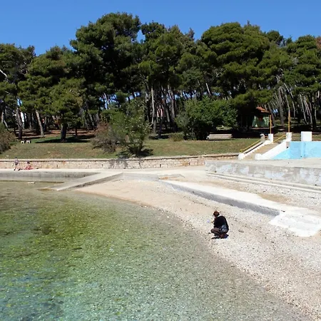 Apartment Apartments With A Parking Space Pula - 6985 *