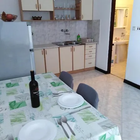 Apartments With A Parking Space Pula - 6985