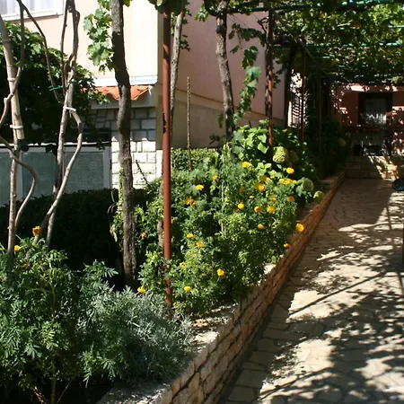 With A Parking Space - 6985 Apartman